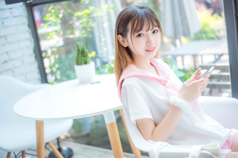 “但两国交锋，并非只凭打仗，尤其是蜀中新定，世家、民心皆未归附之时。”马谡微笑道。